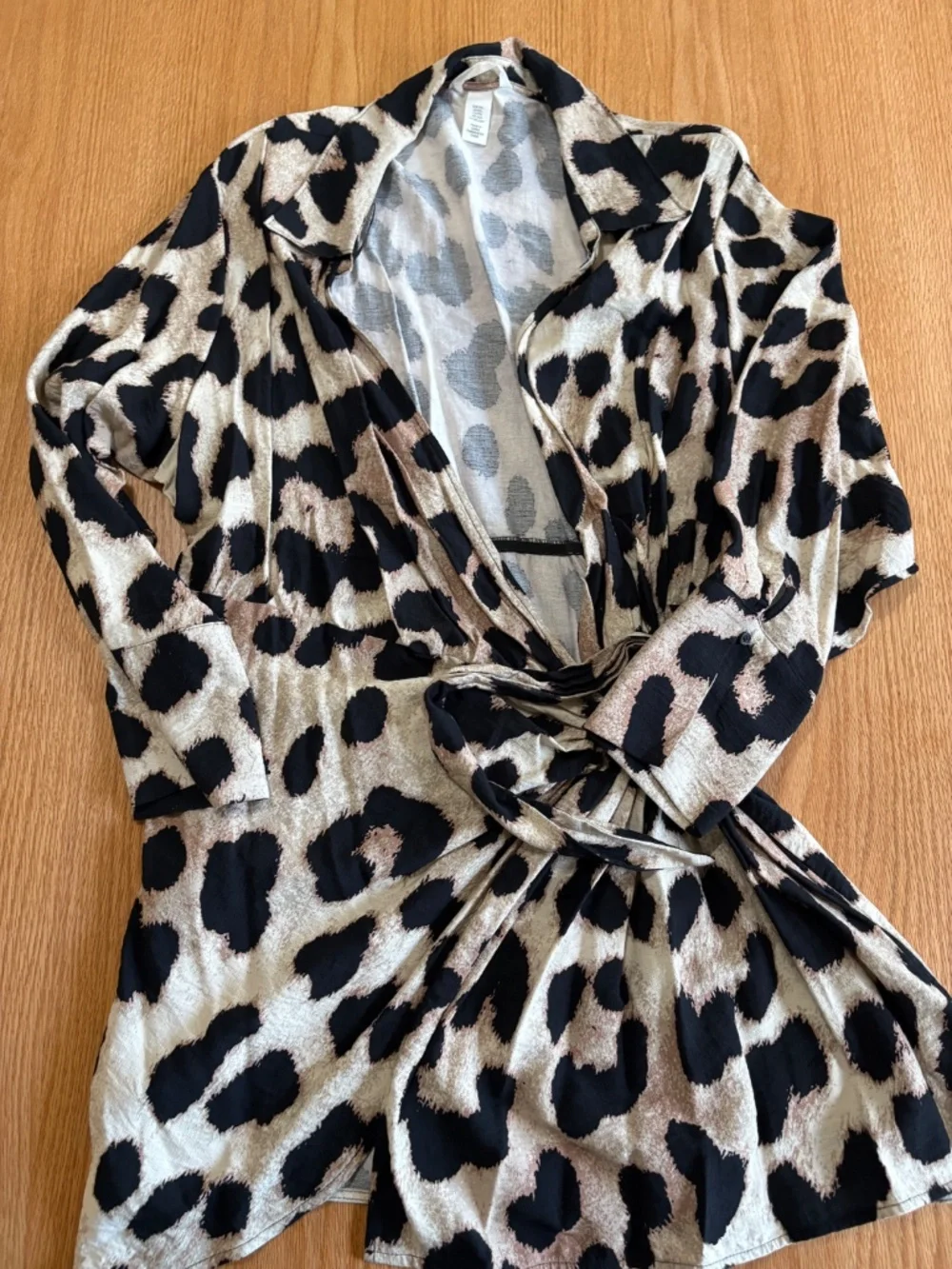 H&M Leopard Print Tie Front Top XXL Plus Size Flowy Blouse Animal Print - Picture 5 of 5